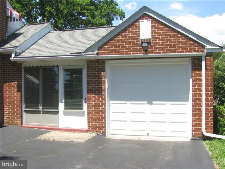 1515 Robin Road Coatesville, PA 19320 - Photo 4 of 19 Garage