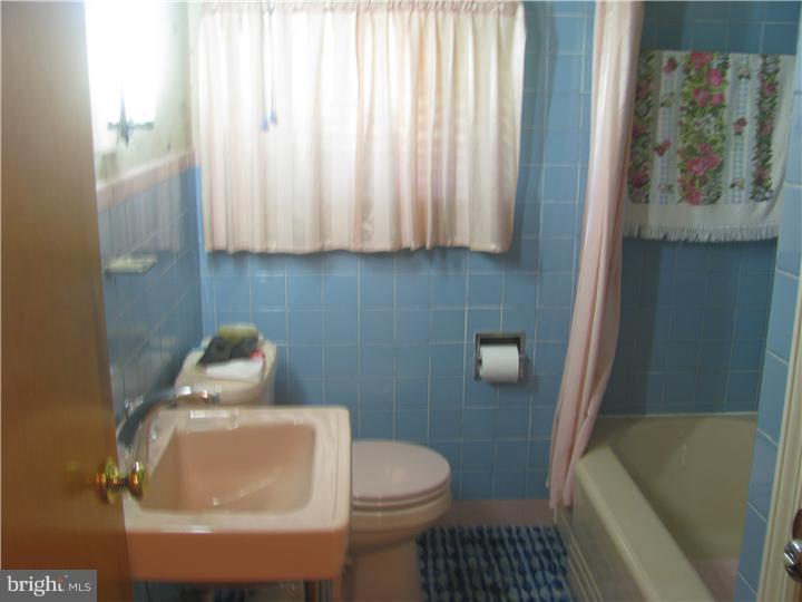 1515 Robin Road Coatesville, PA 19320 - Photo 9 of 19 Bathroom
