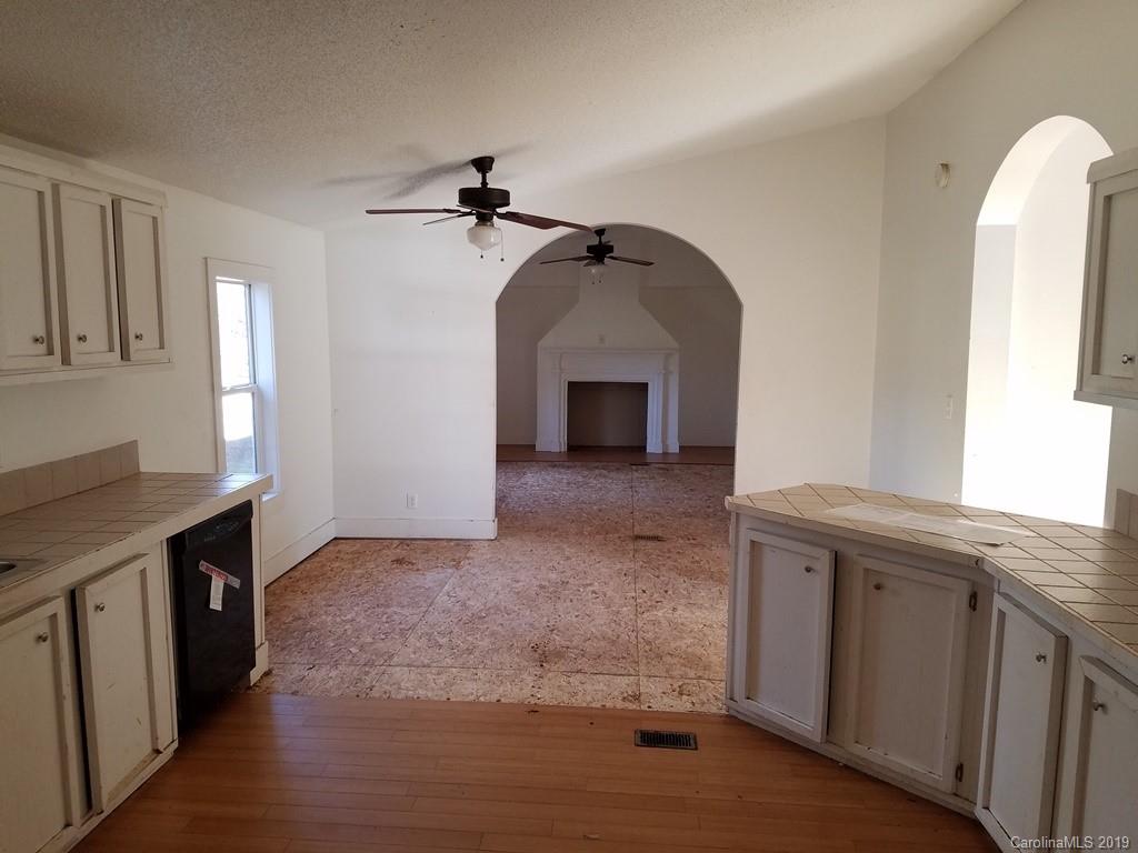 71 Reeves Road Leicester, NC 28748 - Photo 5 of 14 Gallery Image 5