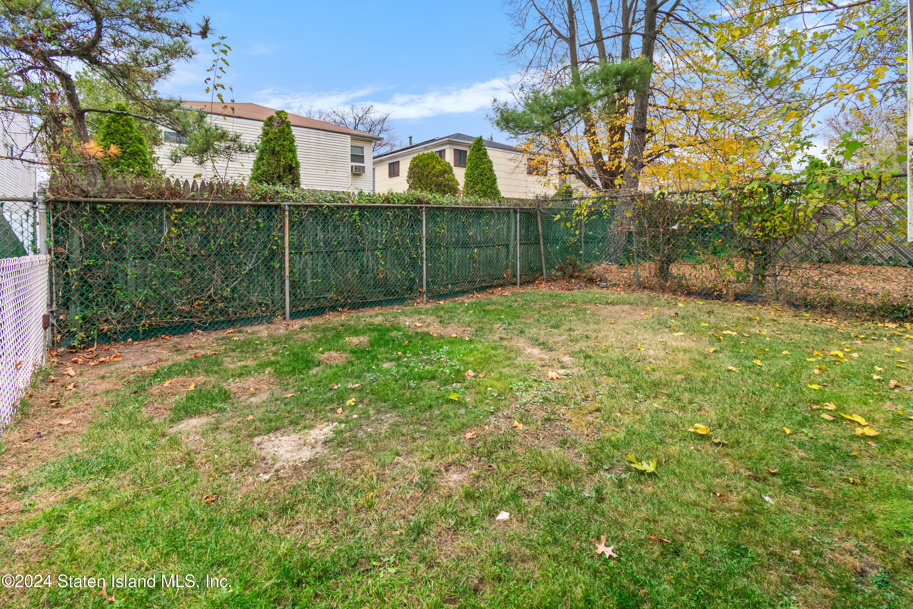 1107 Willowbrook Road Staten Island, NY 10314 - Photo 27 of 29 DSC_2864