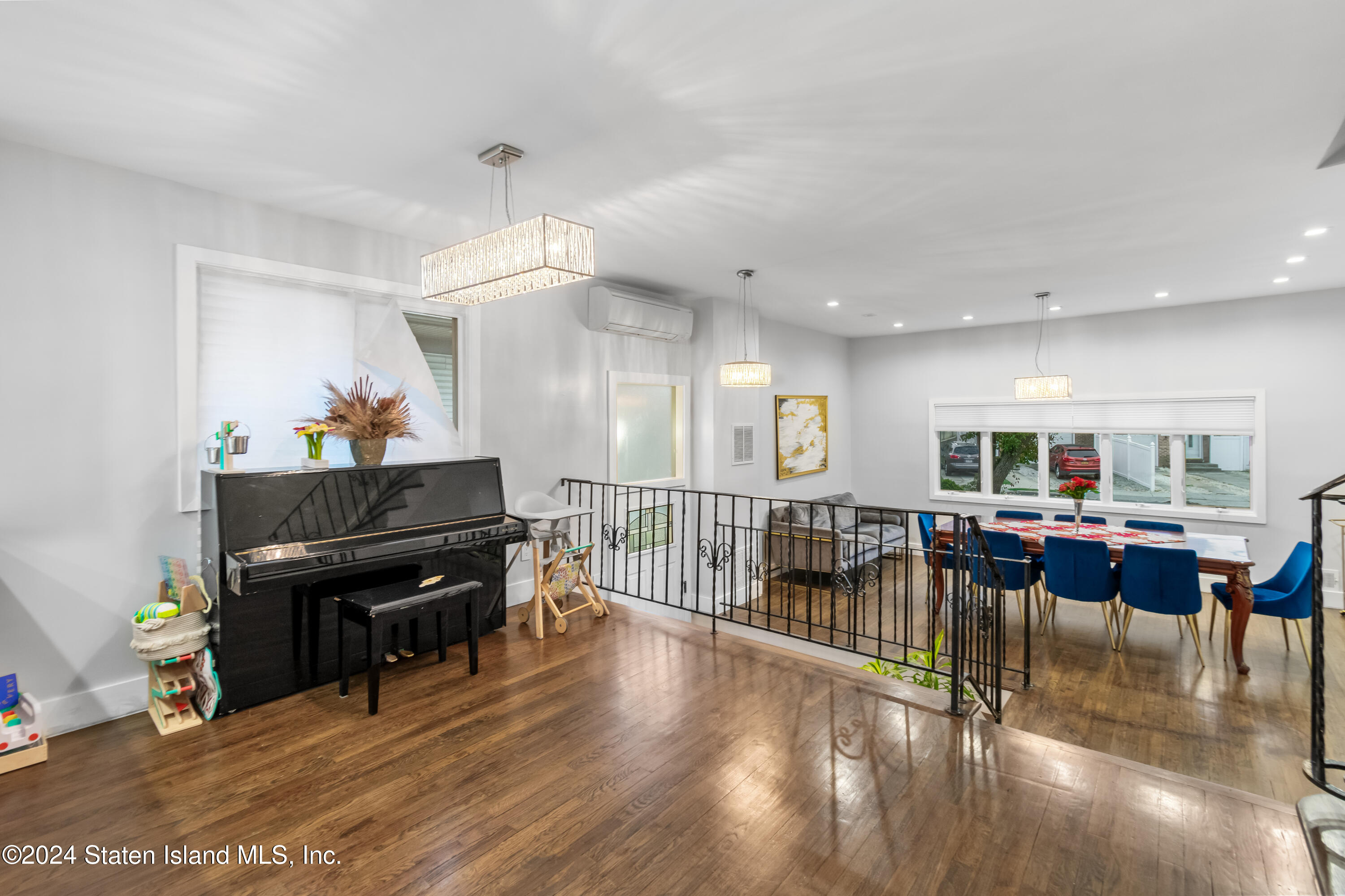 1107 Willowbrook Road Staten Island, NY 10314 - Photo 7 of 29 DSC_2883