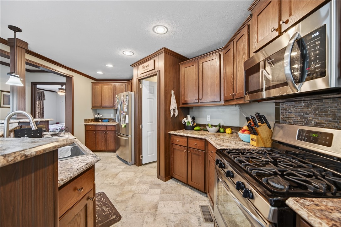 2070 Beach Road Watkins Glen, NY 14891 - Photo 7 of 48