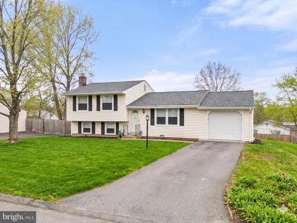 $599,900 | 138 North Ithaca Court, Sterling, VA 20164