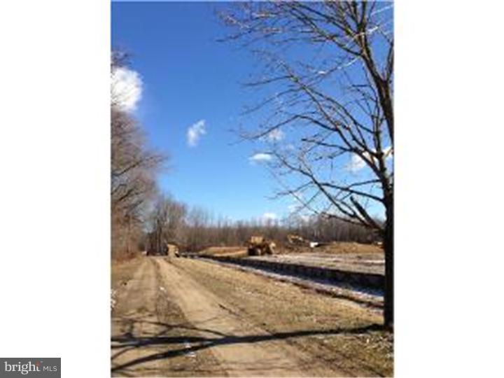 329 Gordon Road Robbinsville, NJ 08691 - Photo 3 of 5