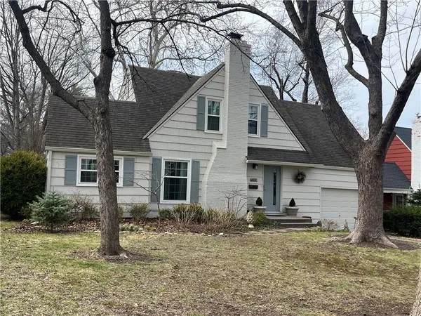 $479,000 | 6800 Granada Road, Prairie Village, KS 66208