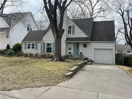 $479,000 | 6800 Granada Road, Prairie Village, KS 66208