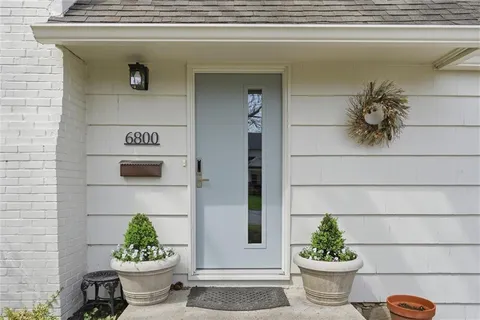 $479,000 | 6800 Granada Road, Prairie Village, KS 66208