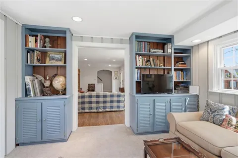 $479,000 | 6800 Granada Road, Prairie Village, KS 66208