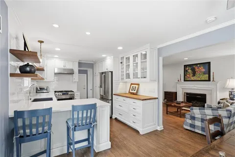 $479,000 | 6800 Granada Road, Prairie Village, KS 66208