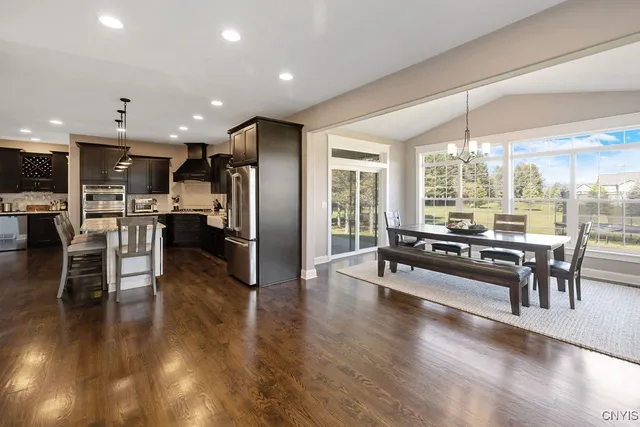 $1,199,000 | 2020 Limber Pne Circle, Manlius, NY 13104