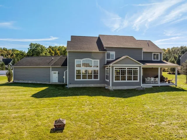 $1,199,000 | 2020 Limber Pne Circle, Manlius, NY 13104