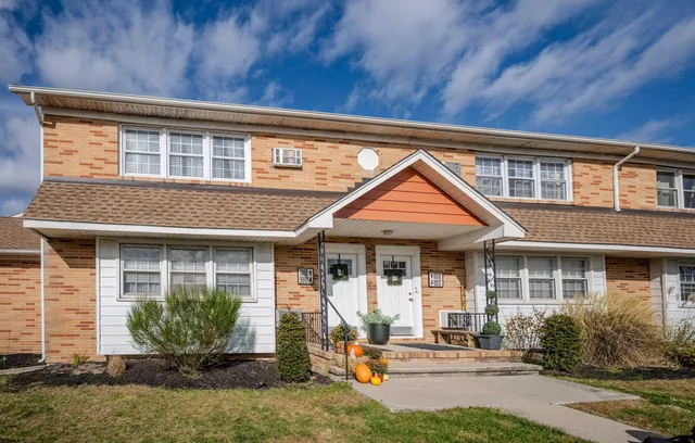 $192,000 | 5523 Wellington Avenue, Unit M8, Ventnor City, NJ 08406