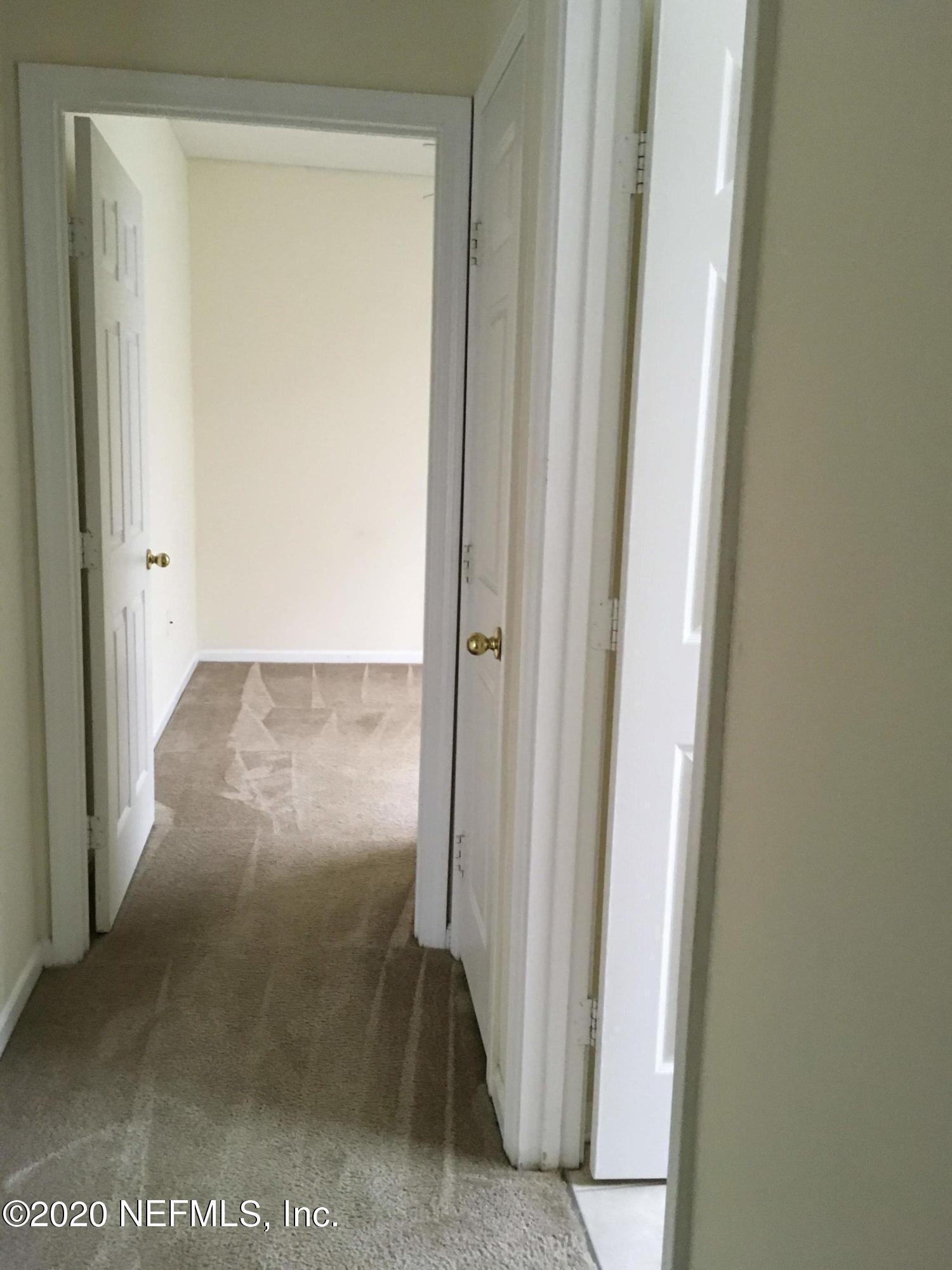 10550 Baymeadows Road, Unit 806 Jacksonville, FL 32256 - Photo 13 of 30 a view of a bathroom