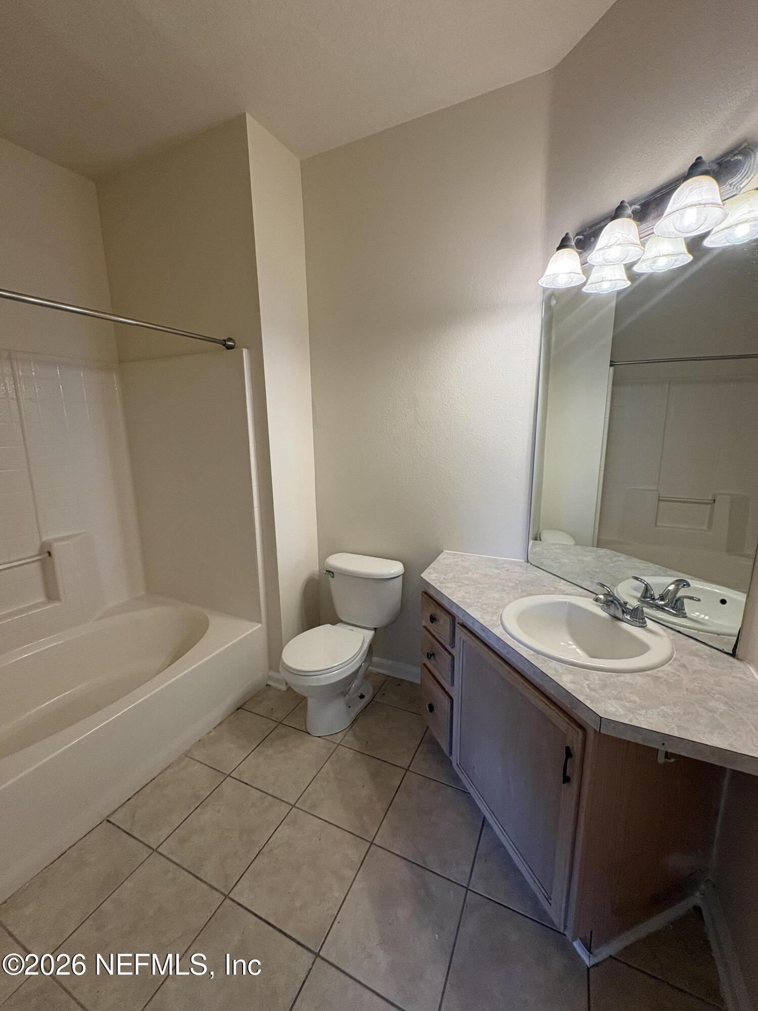 10550 Baymeadows Road, Unit 806 Jacksonville, FL 32256 - Photo 19 of 34 Master Bathroom
