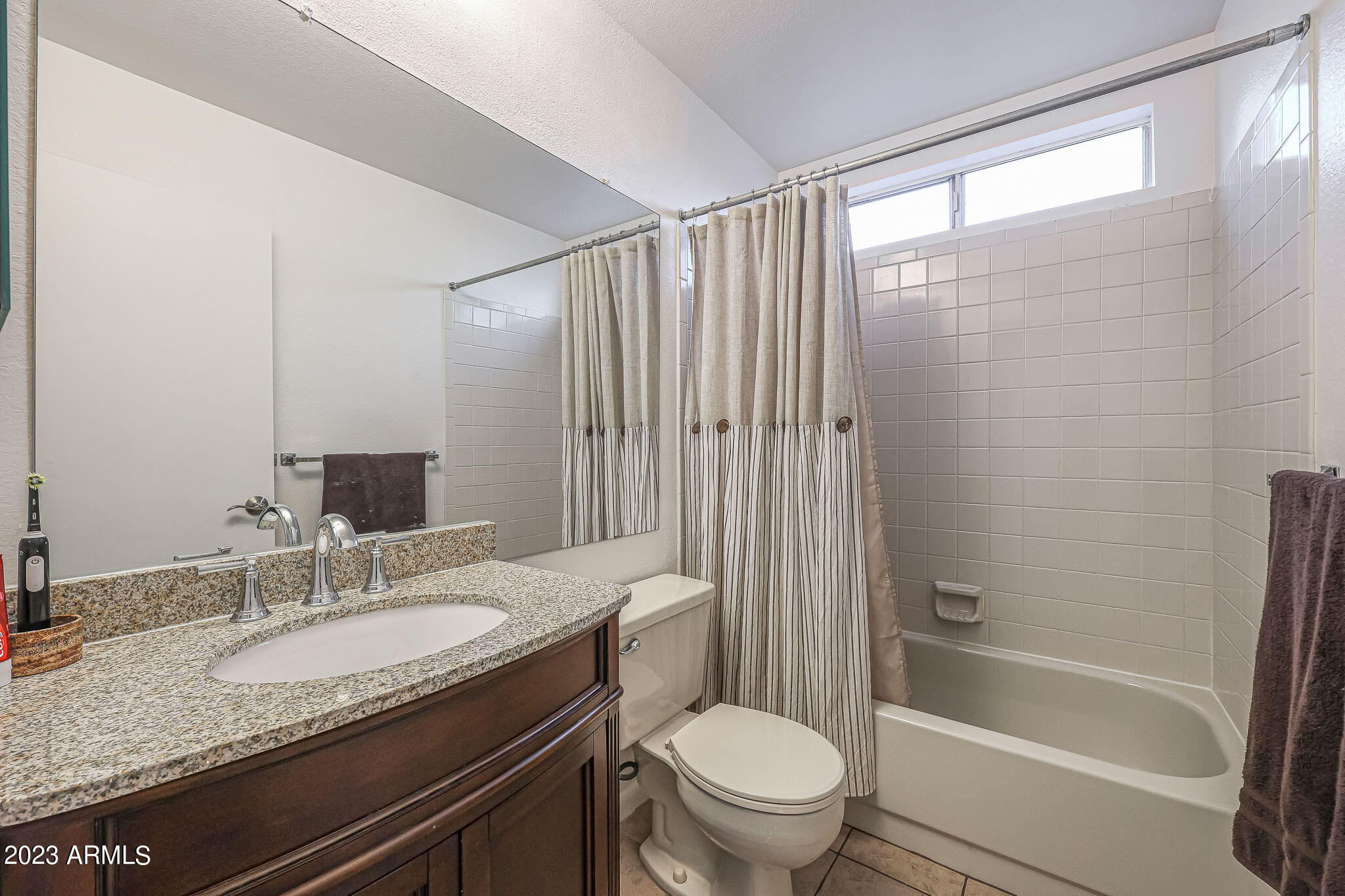1344 East Utopia Road Phoenix, AZ 85024 - Photo 18 of 28 Main Bathroom
