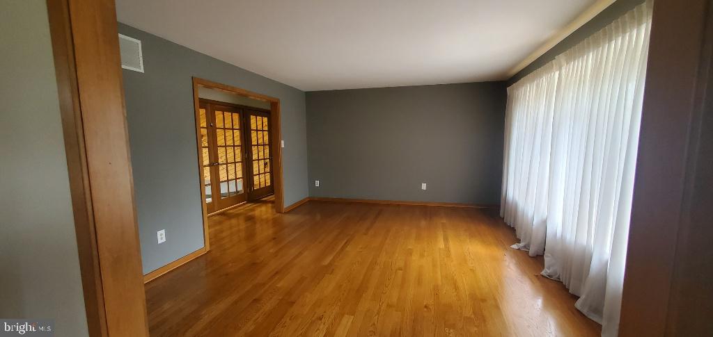 800 Lantern Way Sewell, NJ 08080 - Photo 4 of 36