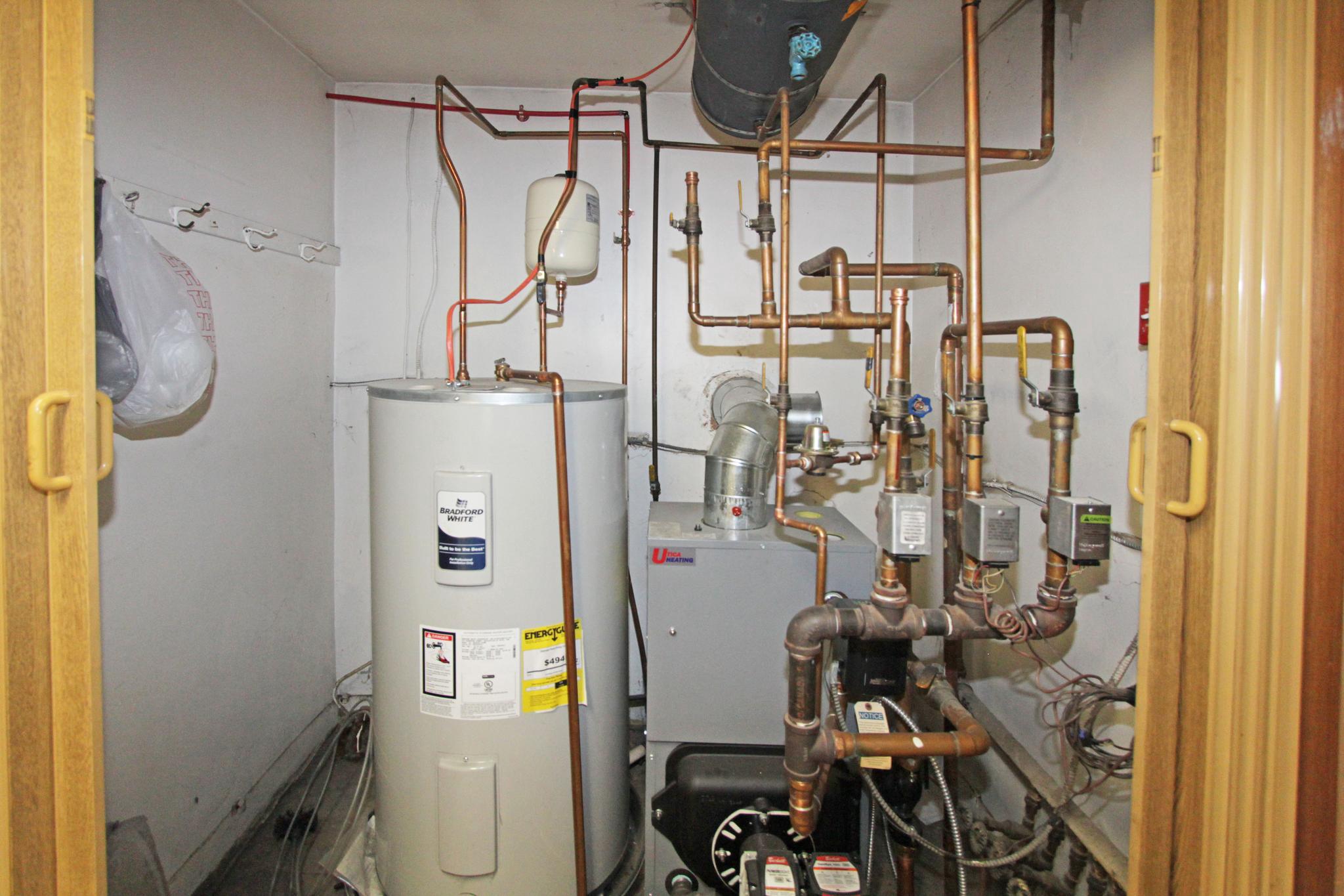929 Cherry Tree Road Aston, PA 19014 - Photo 16 of 26 Newer Heater and hot water