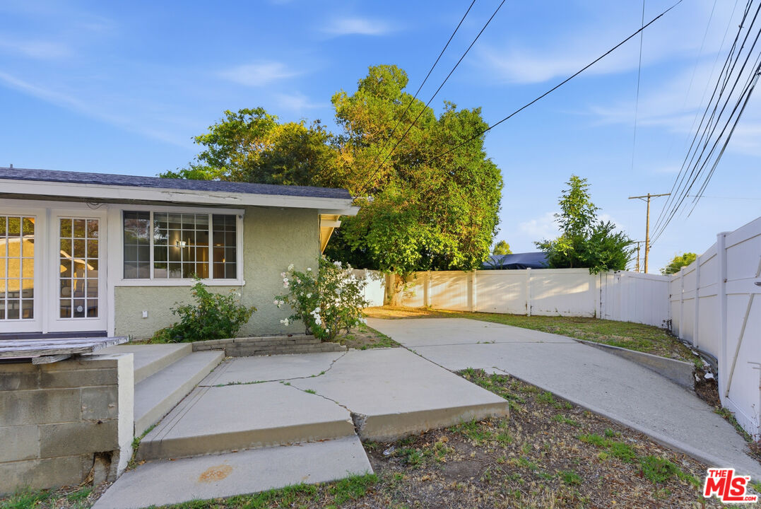 18445 Los Alimos Street Porter Ranch, CA 91326 - Photo 59 of 68