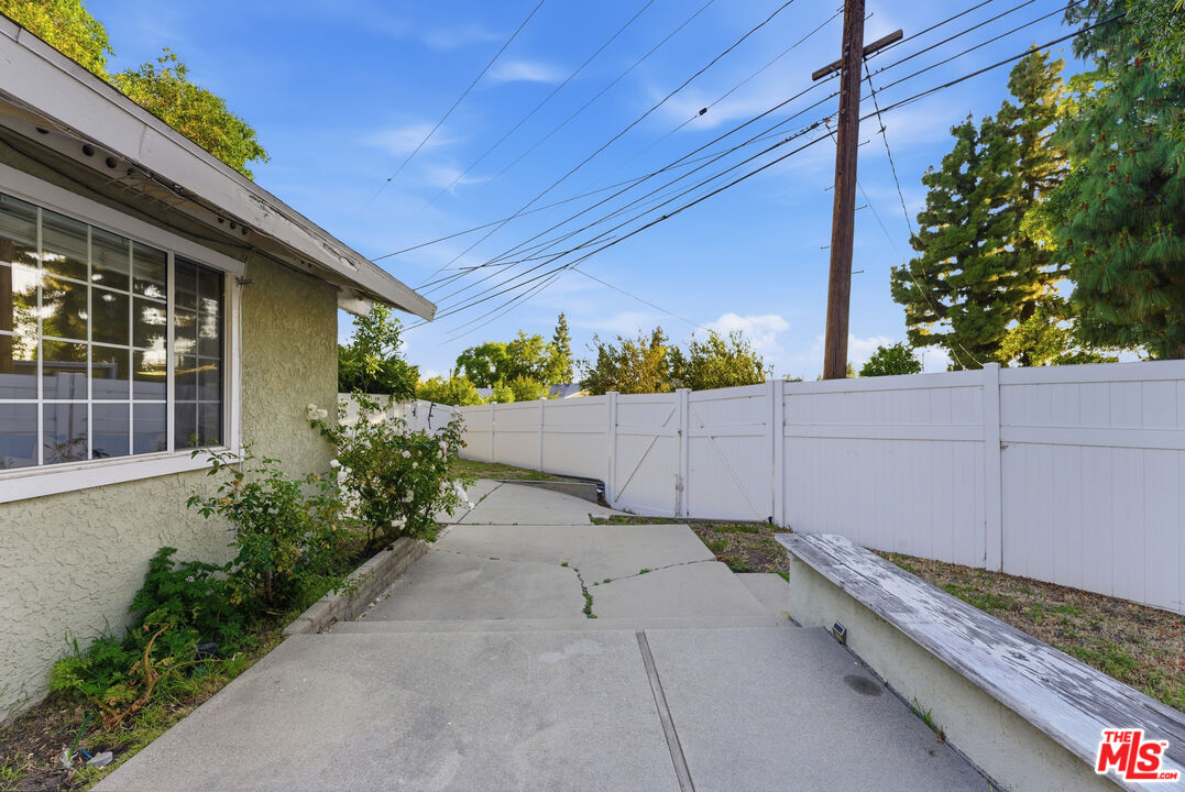 18445 Los Alimos Street Porter Ranch, CA 91326 - Photo 60 of 68