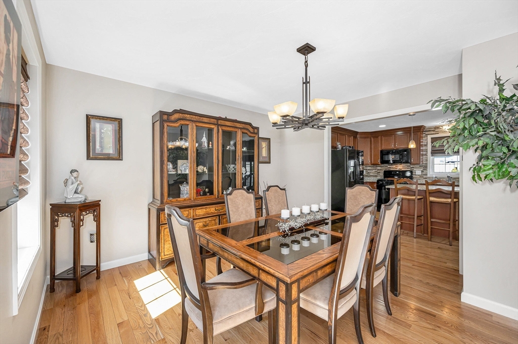 4 Chestnut Street Hudson, NH 03051 - Photo 5 of 41 Gallery Image 5