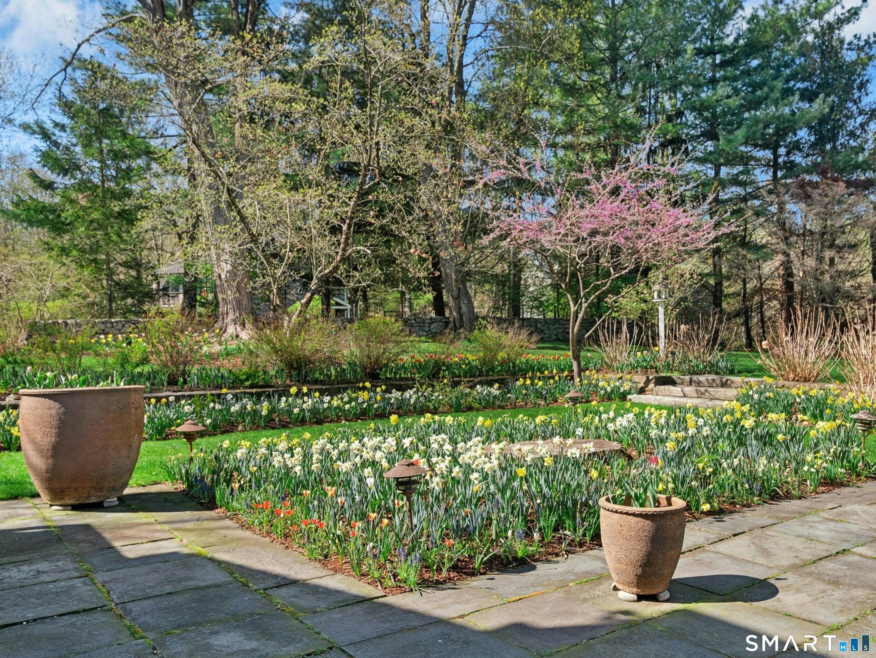 651 Nod Hill Road Wilton, CT 06897 - Photo 23 of 40