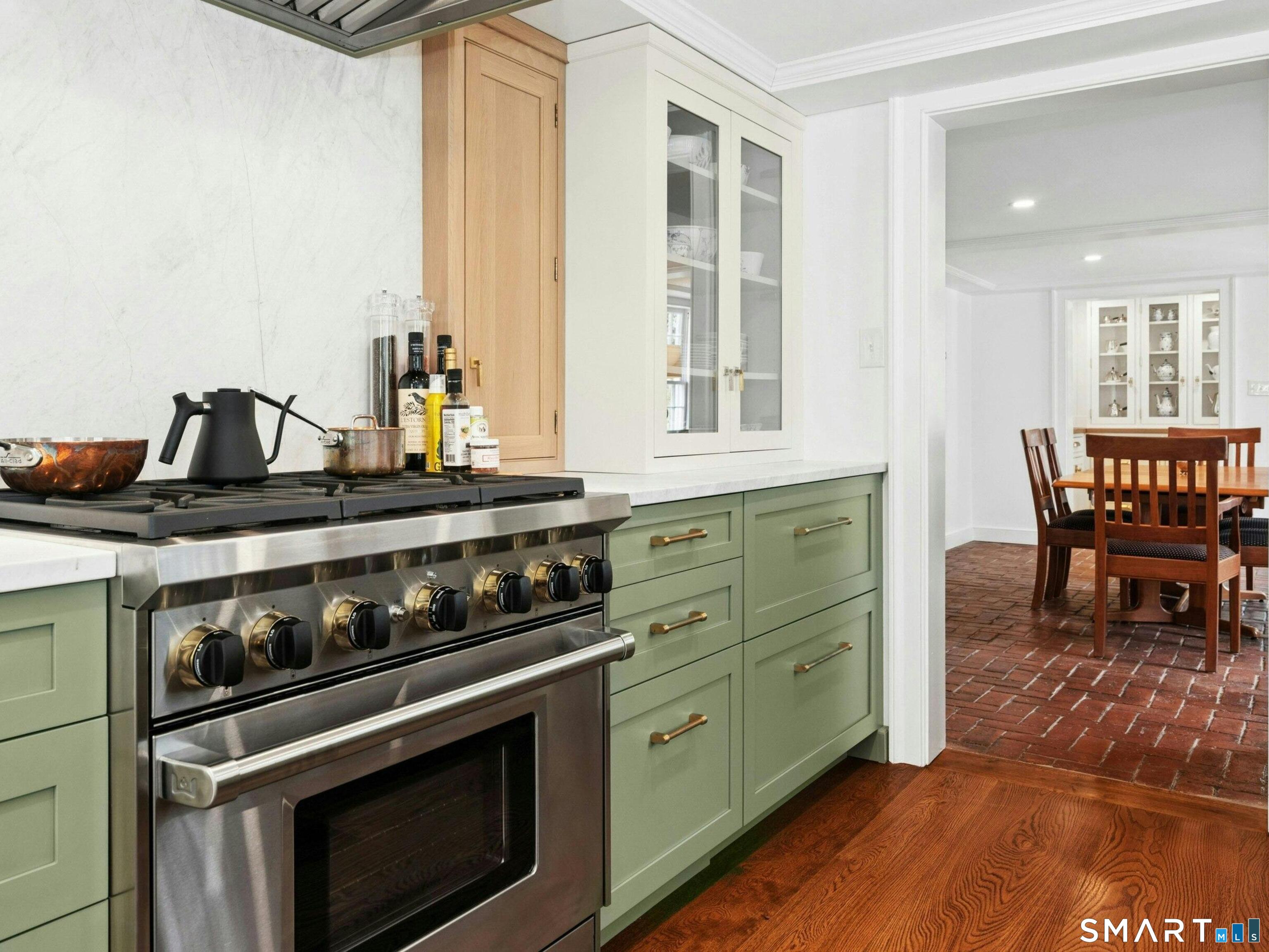 651 Nod Hill Road Wilton, CT 06897 - Photo 5 of 40