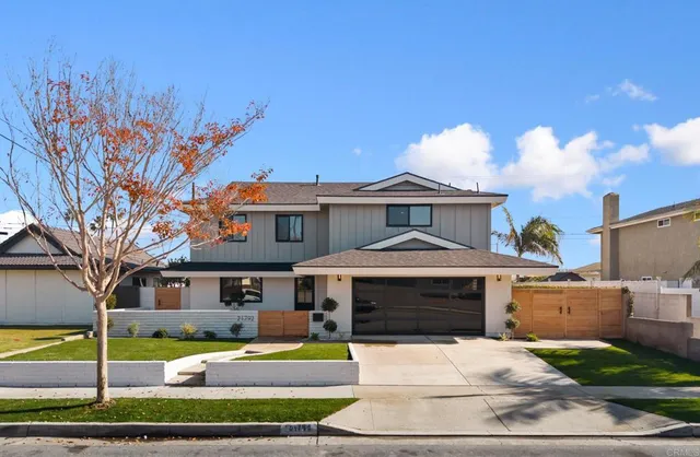 $2,249,000 | 21792 Kaneohe Lane, Huntington Beach, CA 92646