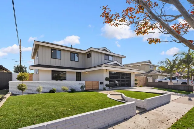 $2,249,000 | 21792 Kaneohe Lane, Huntington Beach, CA 92646