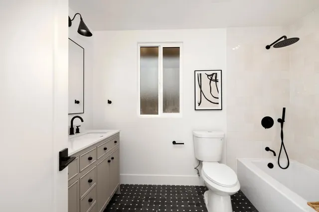 $2,249,000 | 21792 Kaneohe Lane, Huntington Beach, CA 92646