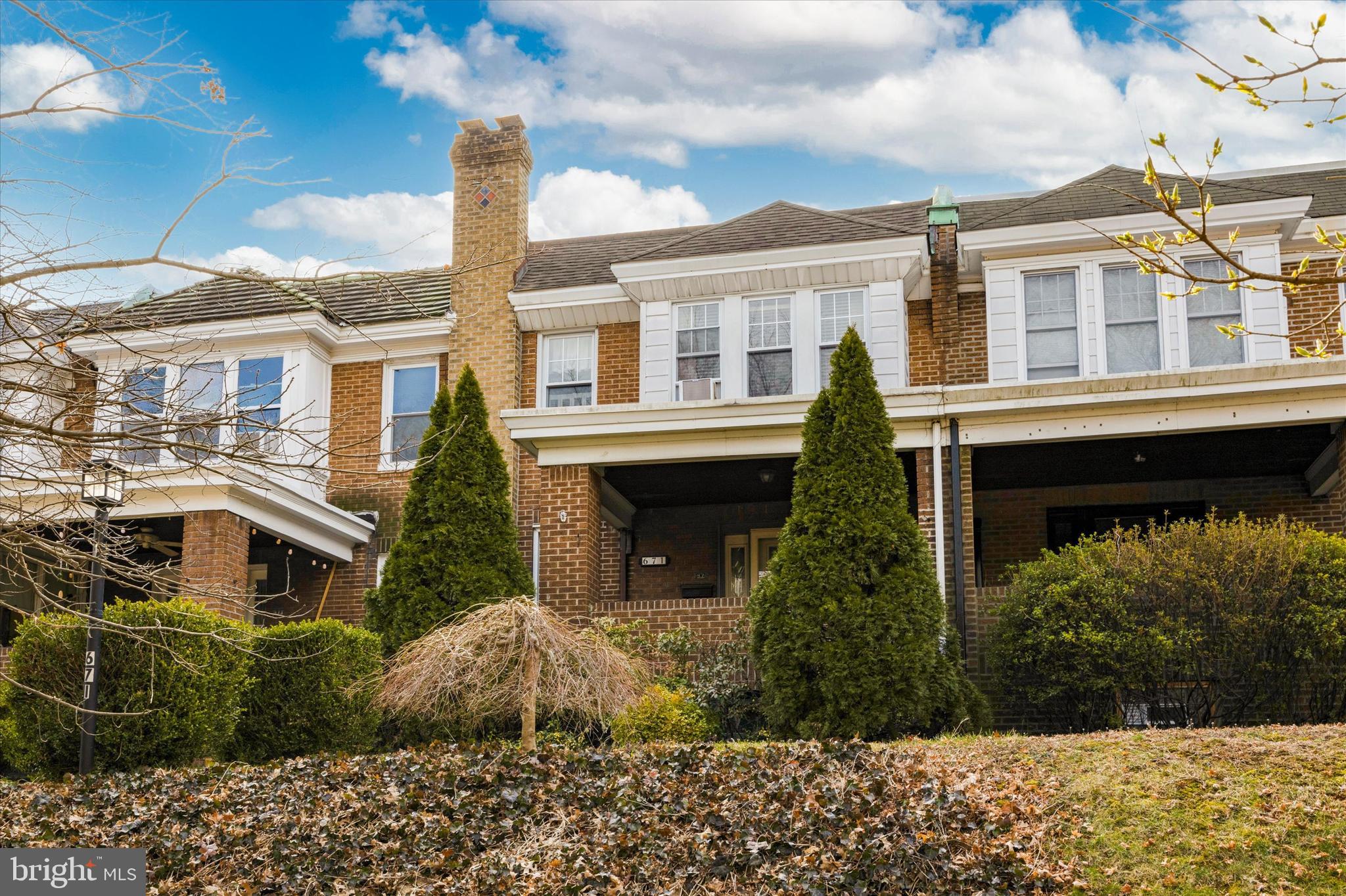 Enjoy the view of Walnut Lane Golf course!