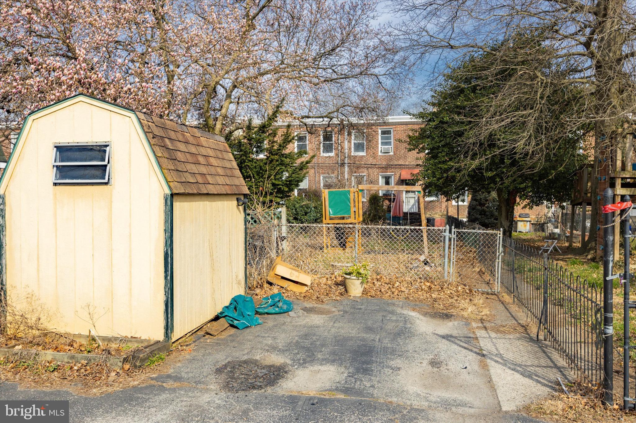 671 Roxborough Avenue Philadelphia, PA 19128 - Photo 14 of 15 Off street parking for 2!