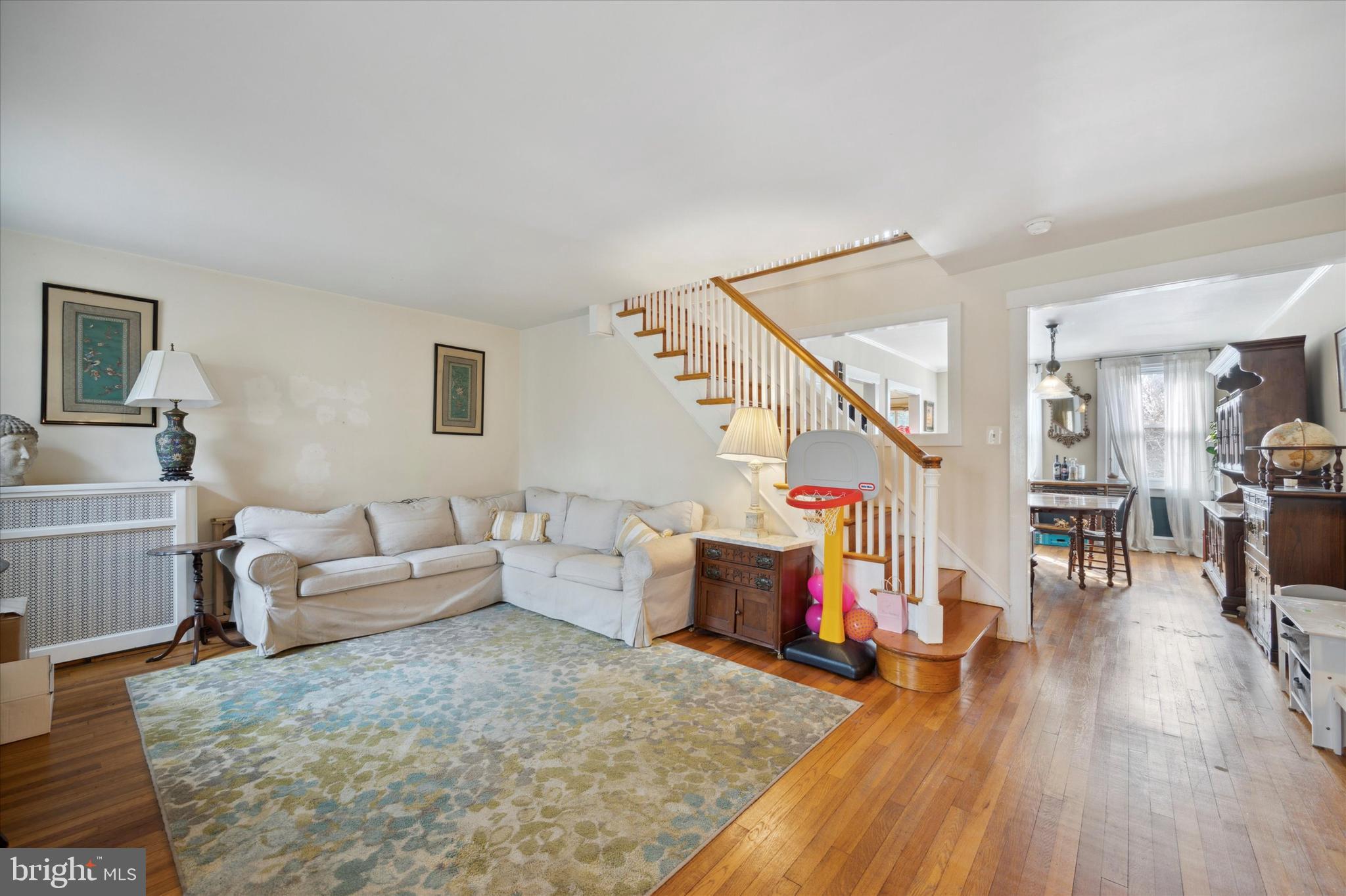 671 Roxborough Avenue Philadelphia, PA 19128 - Photo 3 of 15 Main living area