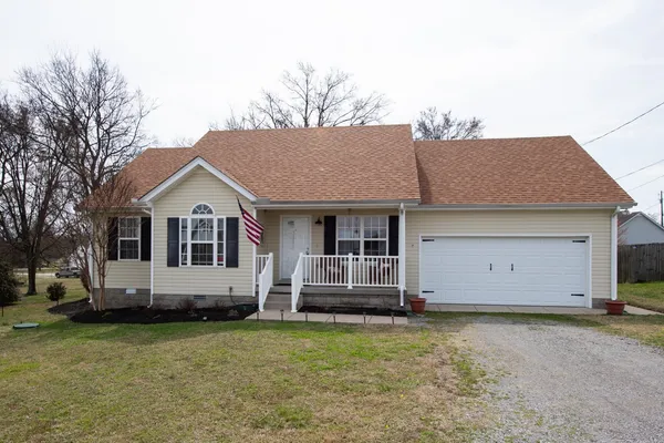 $379,900 | 601 Fall Creek Drive, Murfreesboro, TN 37129