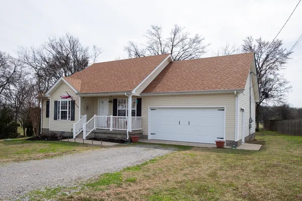 $379,900 | 601 Fall Creek Drive, Murfreesboro, TN 37129