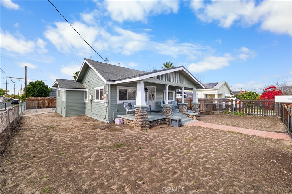 903 Webster Street Redlands, CA 92374 - Photo 3 of 44