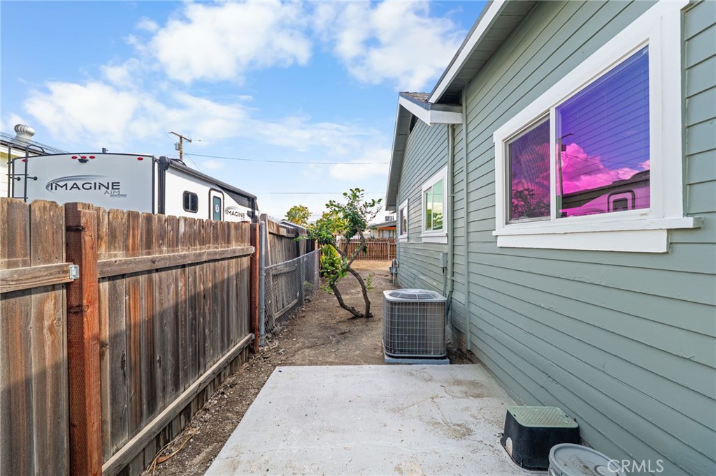 903 Webster Street Redlands, CA 92374 - Photo 5 of 44