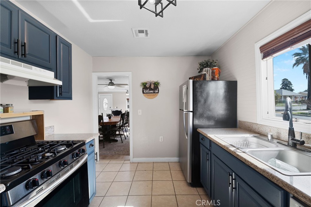 903 Webster Street Redlands, CA 92374 - Photo 7 of 44