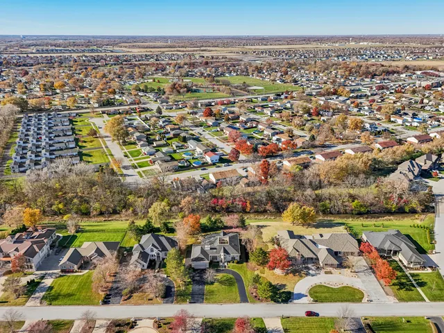 $799,900 | 828 Royal Dublin Lane, Dyer, IN 46311