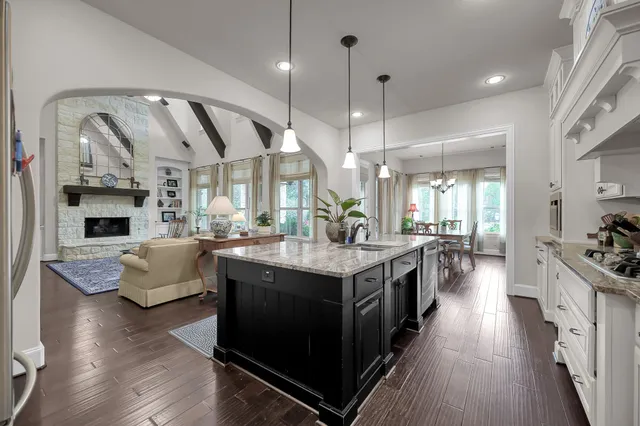 $899,950 | 152 Bushmallow Court, Montgomery, TX 77316