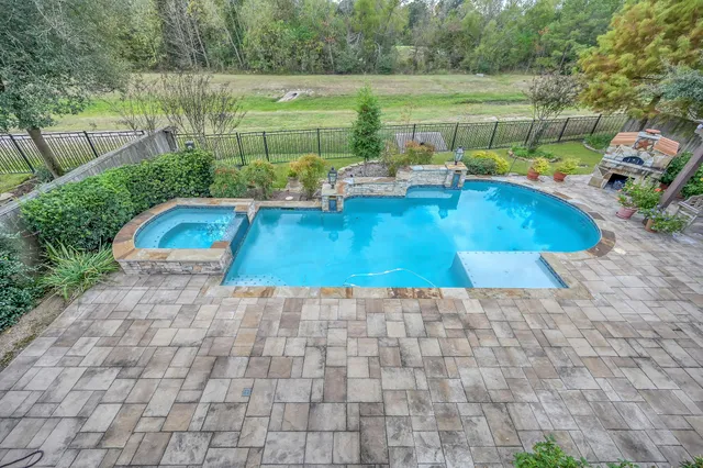 $899,950 | 152 Bushmallow Court, Montgomery, TX 77316