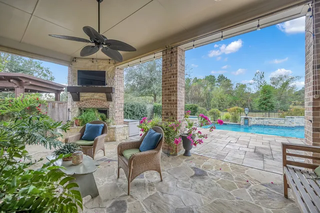 $899,950 | 152 Bushmallow Court, Montgomery, TX 77316