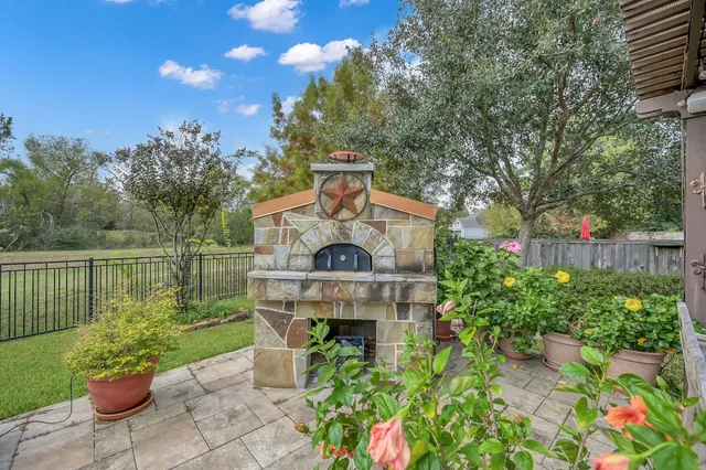 $899,950 | 152 Bushmallow Court, Montgomery, TX 77316