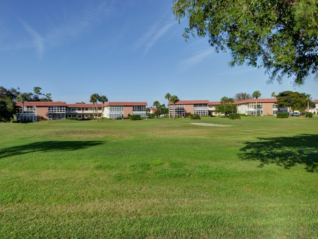 8 Vista Palm Lane, Unit 106 Vero Beach, FL 32962 - Photo 1 of 34