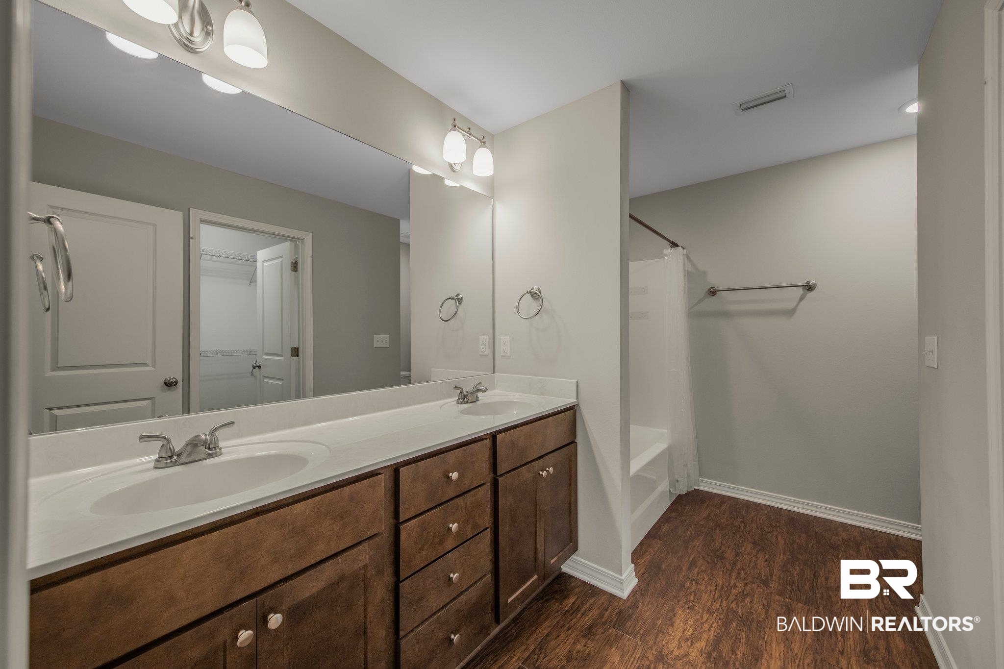 17103 Cold Mill Loop Foley, AL 36535 - Photo 17 of 37 Primary Suite Bathroom