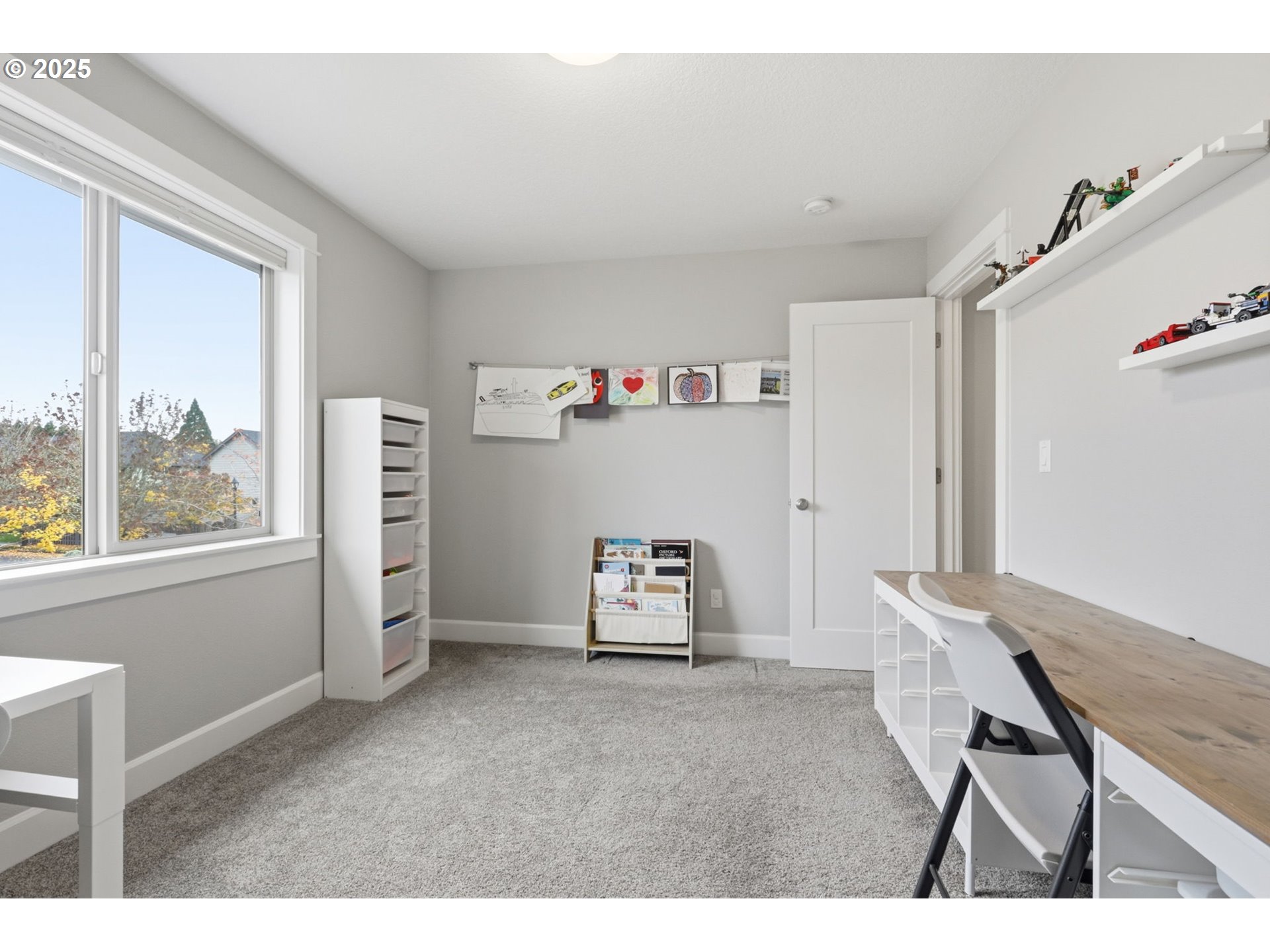28337 Southwest Morningside Avenue Wilsonville, OR 97070 - Photo 26 of 48 a room with furniture and a window