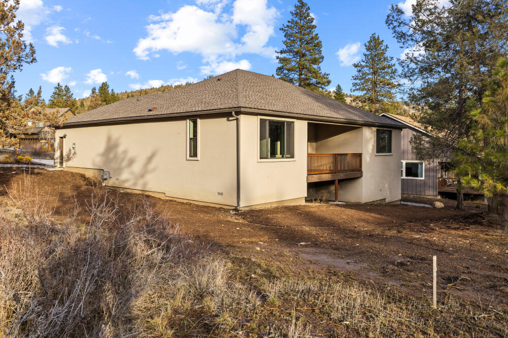 1092 Timber Ridge Loop Klamath Falls, OR 97601 - Photo 12 of 79