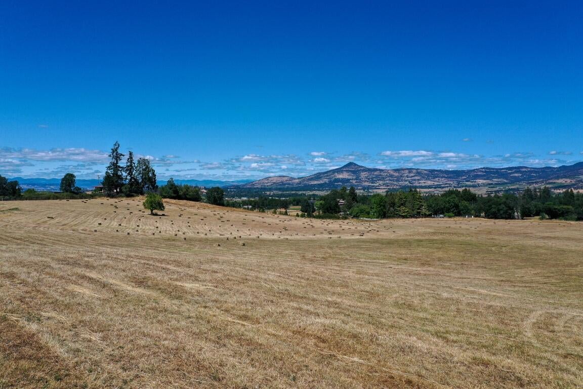 2692 Pioneer Road Medford, OR 97501 - Photo 64 of 66 Some acreage being hayed