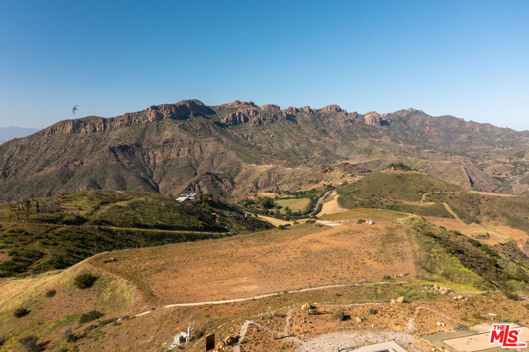 9522 Cotharin Road Malibu, CA 90265 - Photo 13 of 25