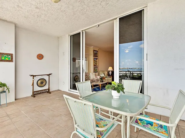 $1,650,000 | 1233 North Gulfstream Avenue, Unit 401, Sarasota, FL 34236