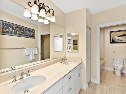 $1,650,000 | 1233 North Gulfstream Avenue, Unit 401, Sarasota, FL 34236